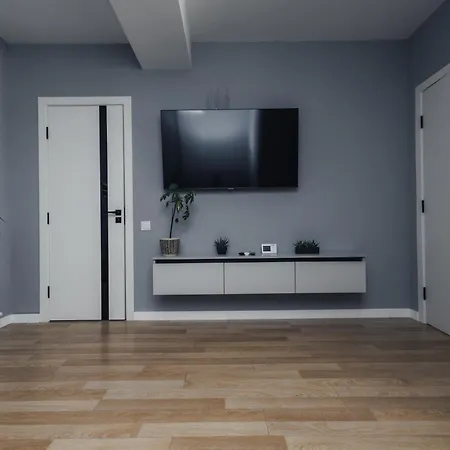 Modern 1br Great Area Near Mcdonalds Riscani Apartment *